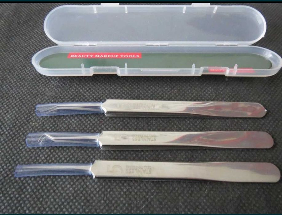 Набор пинцетов, 3 шт в маленькой пластиковой коробочке.