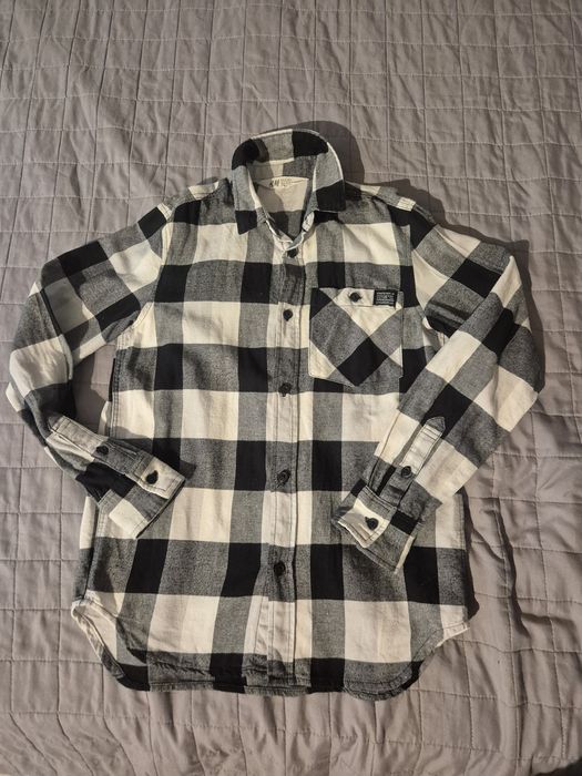 Sprzedam koszulę w kratę na H&M na rozmiar 140-146 cm
