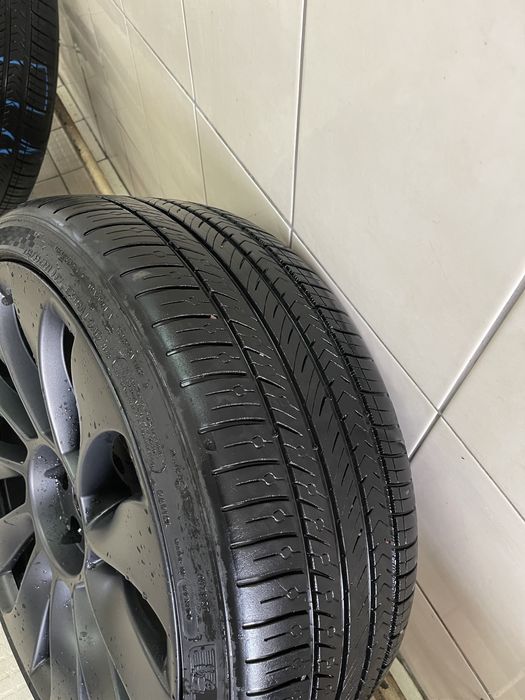 Tesla y perfomance 21 275/255/35/21