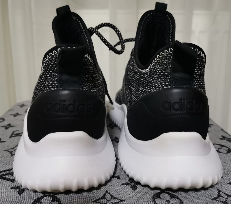 Adidas Ultimate B Ball M DA9653 shoes Black. 1 450 Olx