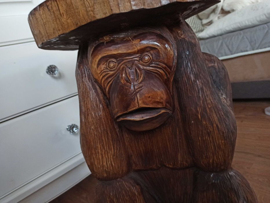 Stolik kawowy RZEZBIONY