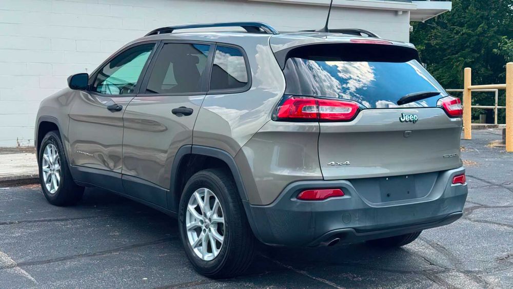 Jeep Cherokee      2017