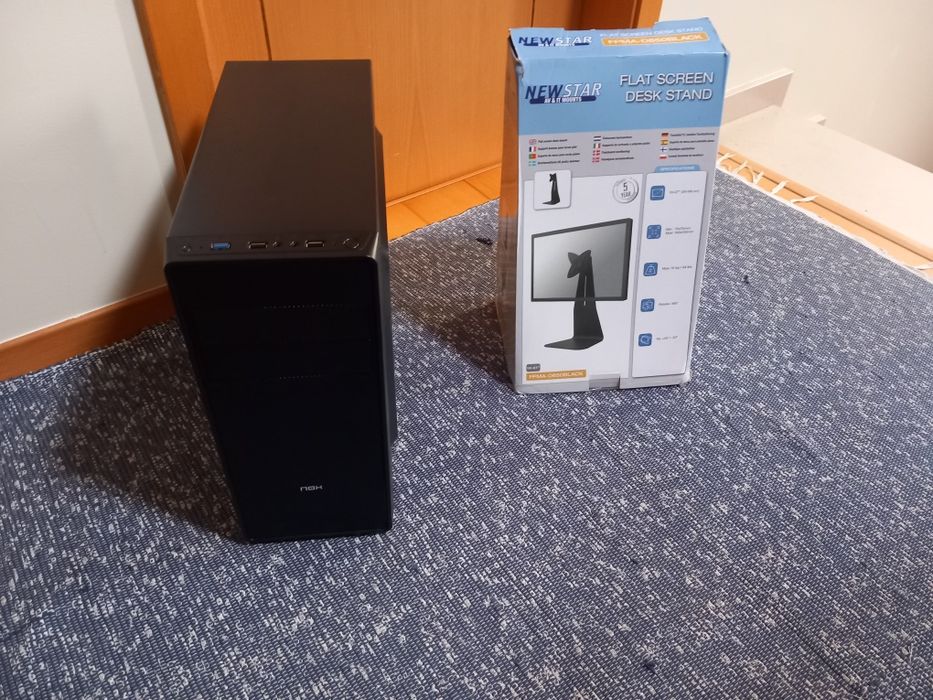 Computer Case (New). Computer Support64283957117569120