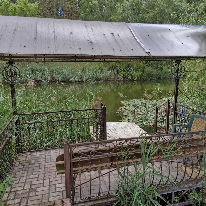 Пропонується в довгострокову аренду будинок з бассейном біля озера в с. Проців Бориспільского району