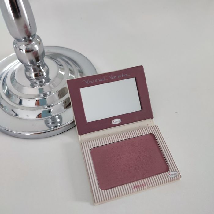 Róż do policzków marki The Balm!