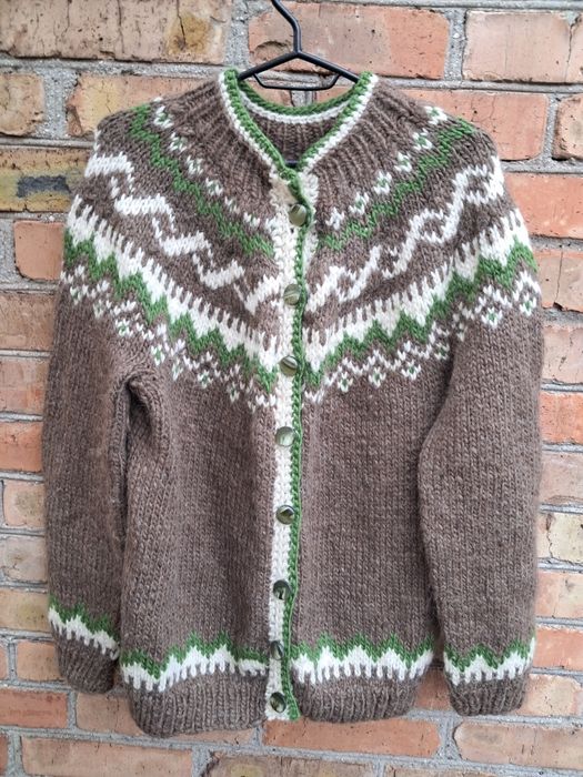 Кофтинка з вовни вівці,тепла і м'якенька