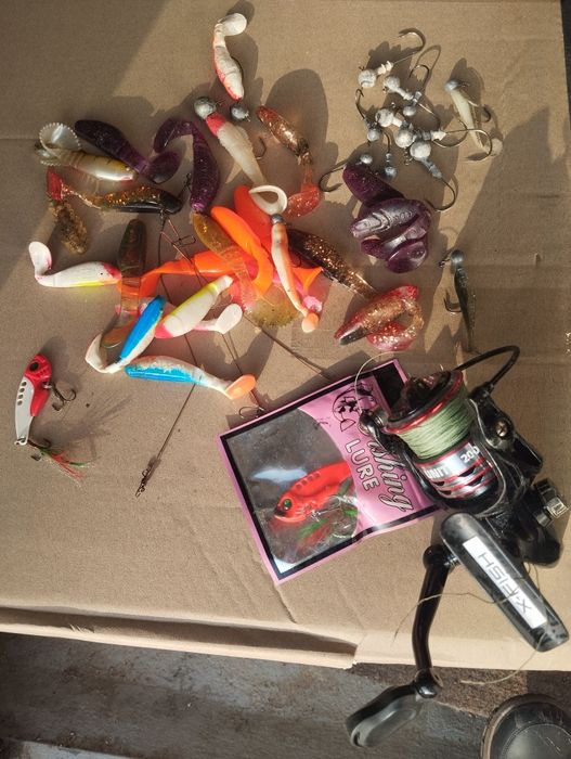 Продам все для рыбалки .