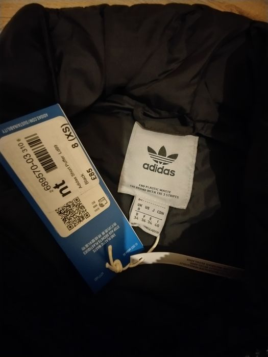 Adidas Originals 100% — легка приталена куртка з капюшоном S