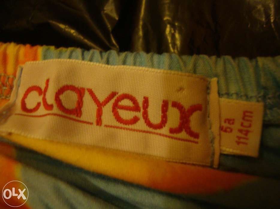 Roupa de menina, nova e usada