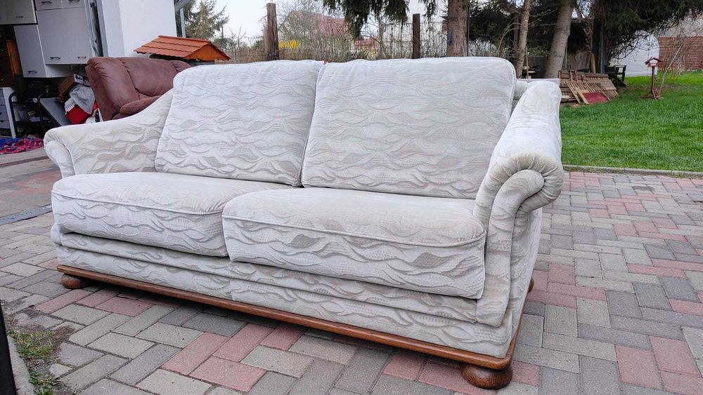 Ładny Wypoczynek 2 Osobowy na Drewnianych Nogach