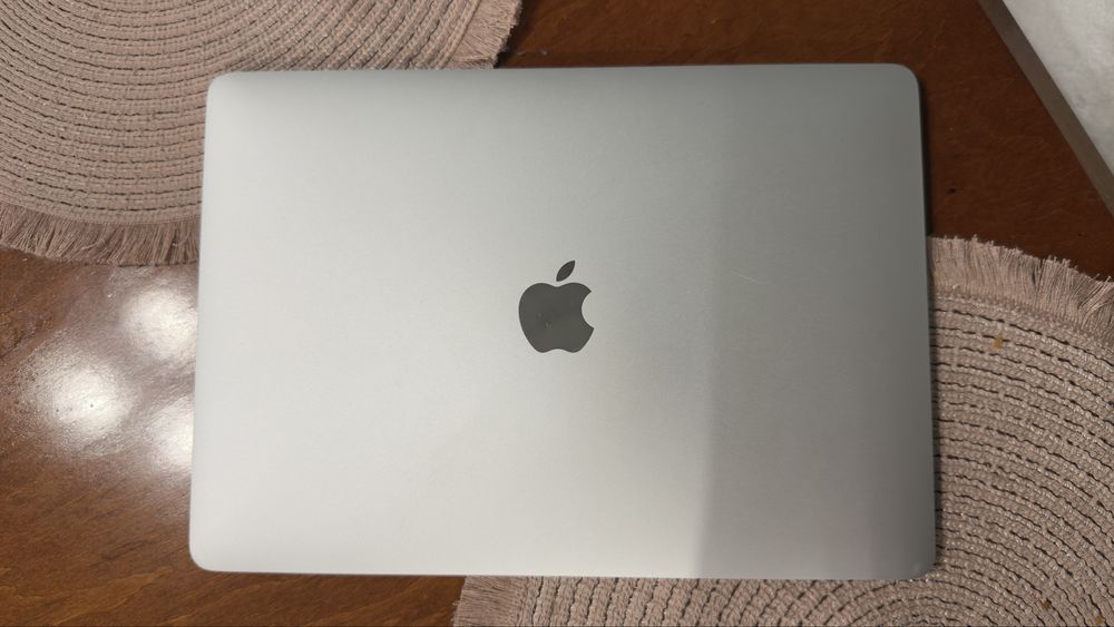 Macbook pro 2017 2,5 ghz i7