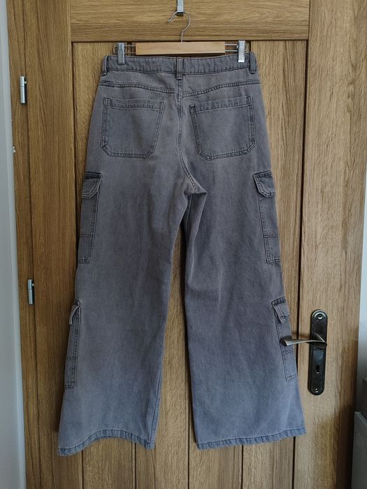 Dżinsowe spodnie cargo