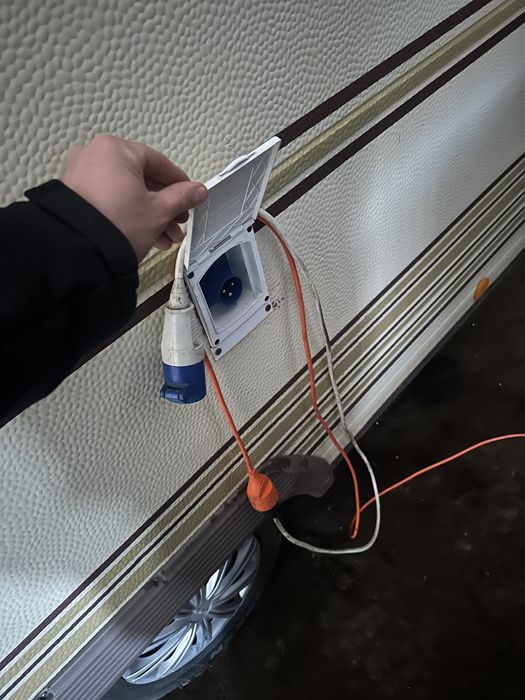 Кемпер кемпінг будинок на колесах автодім