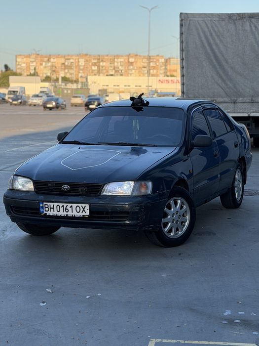 Toyota Carina E 1.6 бензин