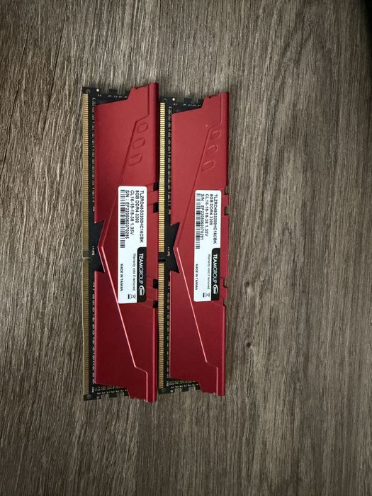 2×8 ГБ T-Force Vulcan 3200 CL16 DDR4