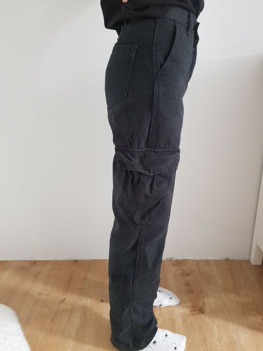 Czarne bojówki Pull&Bear cargo