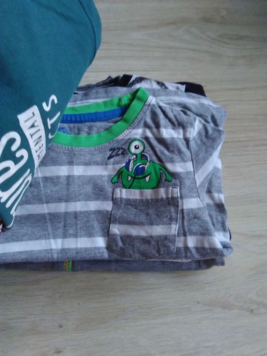 Bluzki bluzy chłopięce R 104 całość