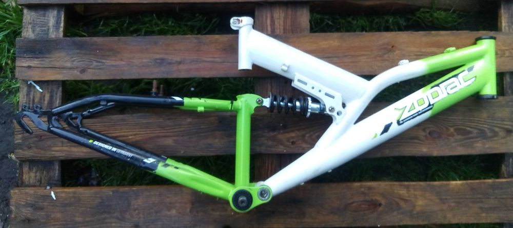Rama ZODIAC + widelec GRATIS