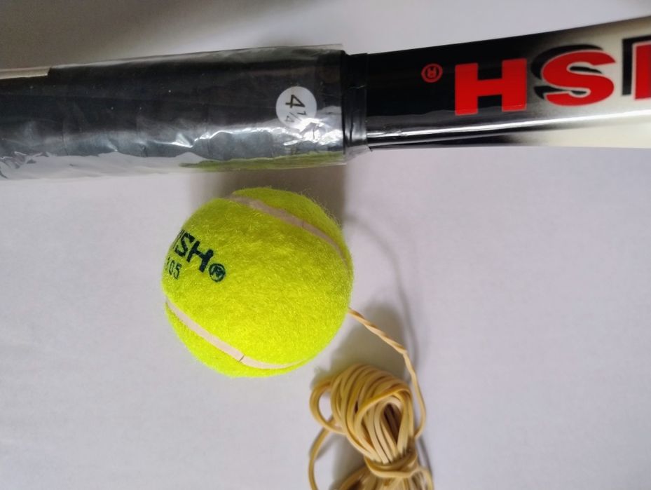 Тенісна ракетка нова