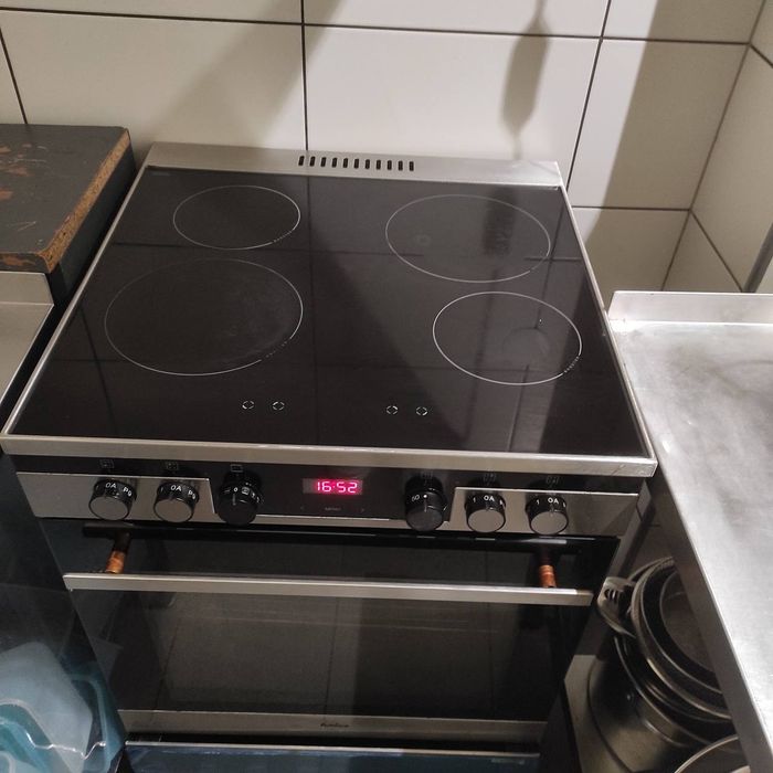 Kuchenka elektryczna Amica.