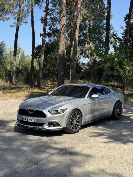Продам гарне авто Ford Mustang 2.3 Ecoboost Turbo 2015(16 по vin)