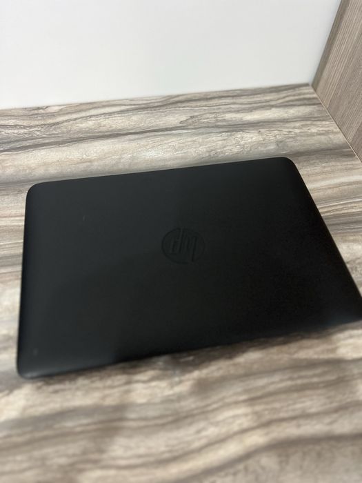 HP EliteBook 820 G2, Intel i5, 8GB RAM, SSD, нова батарея