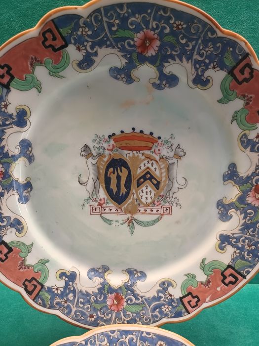 Par de pratos em porcelana CI