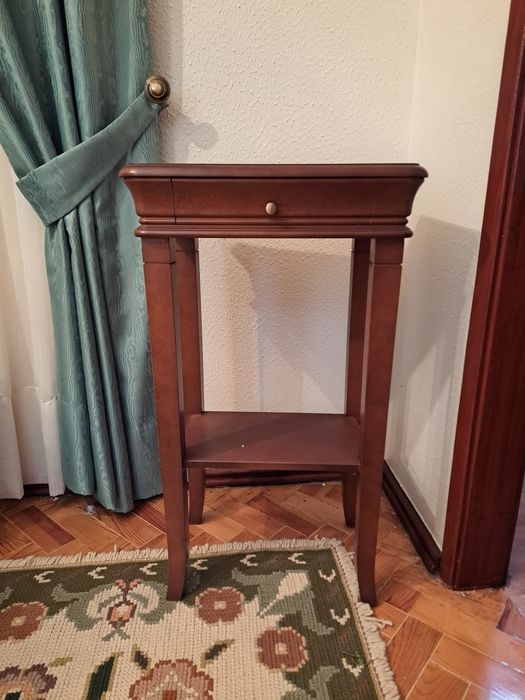Mesa de apoio a sofá