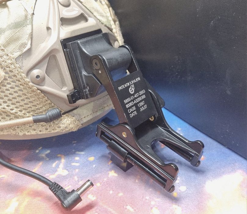 Montaż noktowizora NVG USGI Norotos Rhino, outdoor