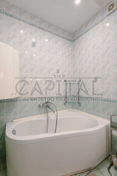 Оренда 2-кімнатної квартири / Центр Києва / Тарасівська / 52 м² / класичний ремонт / газ / бойлер / балкон / метро Університет