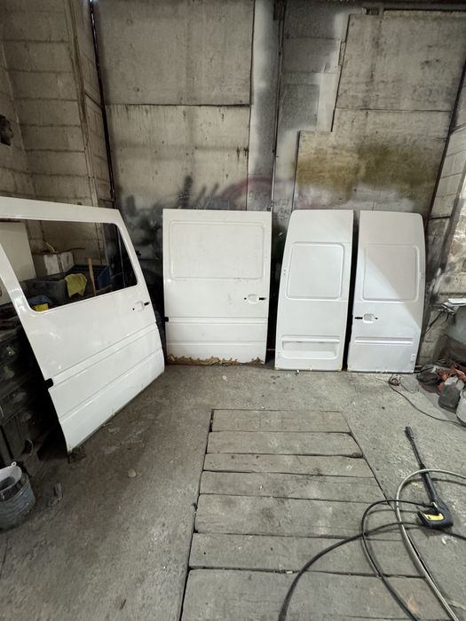 Двери задние Мерседес Спринтер (стеклопластик)