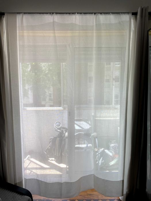Ceiling-mounted organza curtains