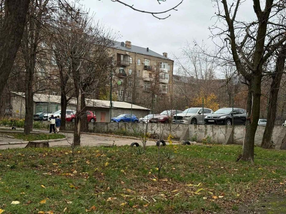 Продам 2х ком. полнометражную кв-ру в центре, ул. Сталеваров 4/4