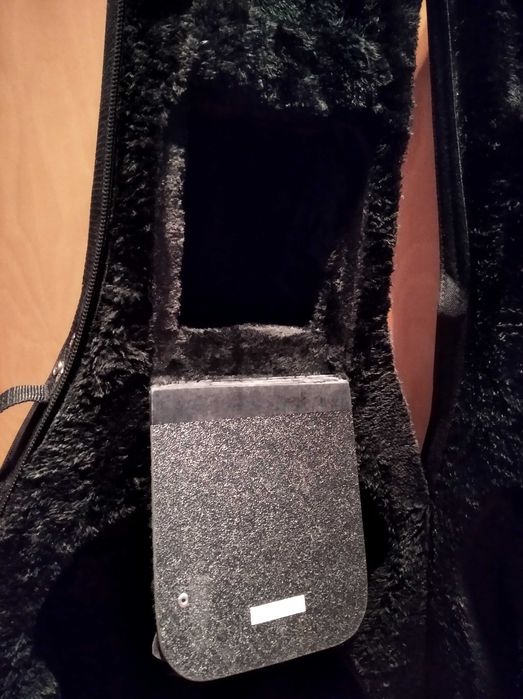 Estojo Gator semi-rígido para guitarra clássica