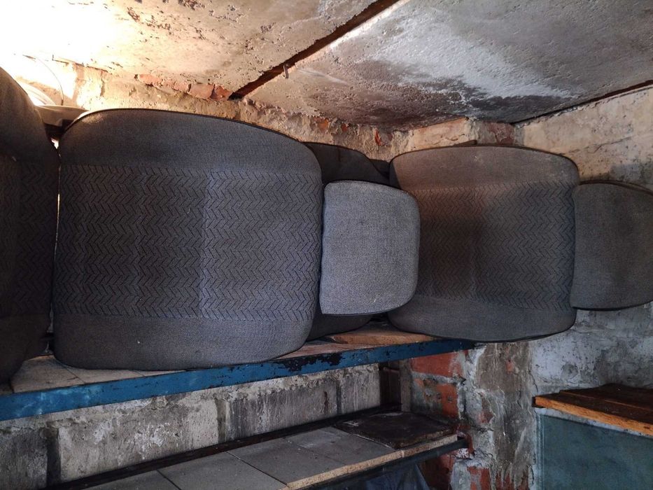 Передние сидения Мазда 626 86 год хетчбек ткань. Цена за пару