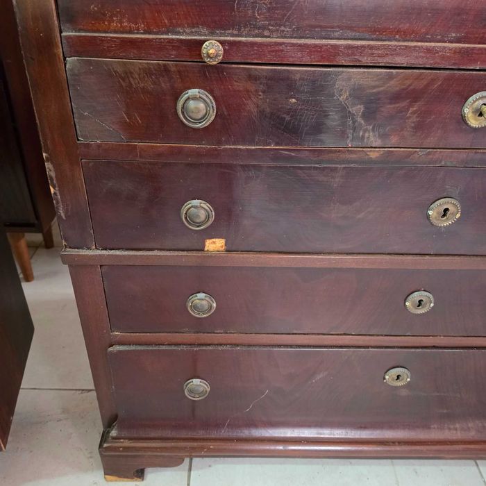 Cómoda/Escrivaninha Sec XIX em Mogno com aba cilindrica