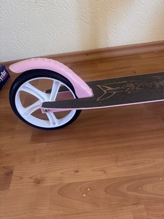 Продам дитячий двухкооесеий самокат Bestscooter Shark