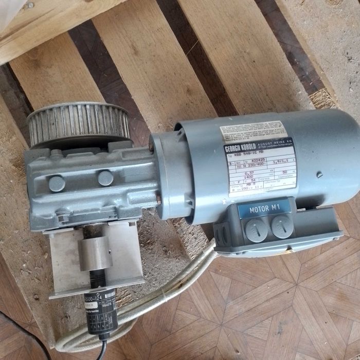 Silnik elektryczny z przekładnią