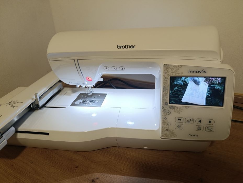 Bordadora Brother Inno-vis NV880E - Tecnologia de última geração