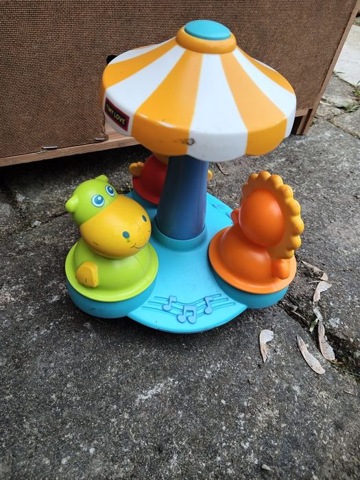 Karuzela kręci i gra