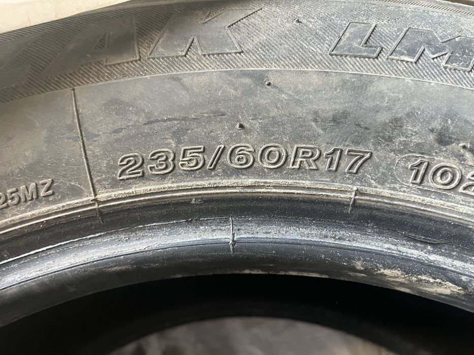 Шини зимові БВ Bridgestone  235/60/17