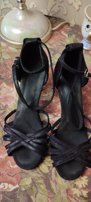 Туфлі для бальних танців