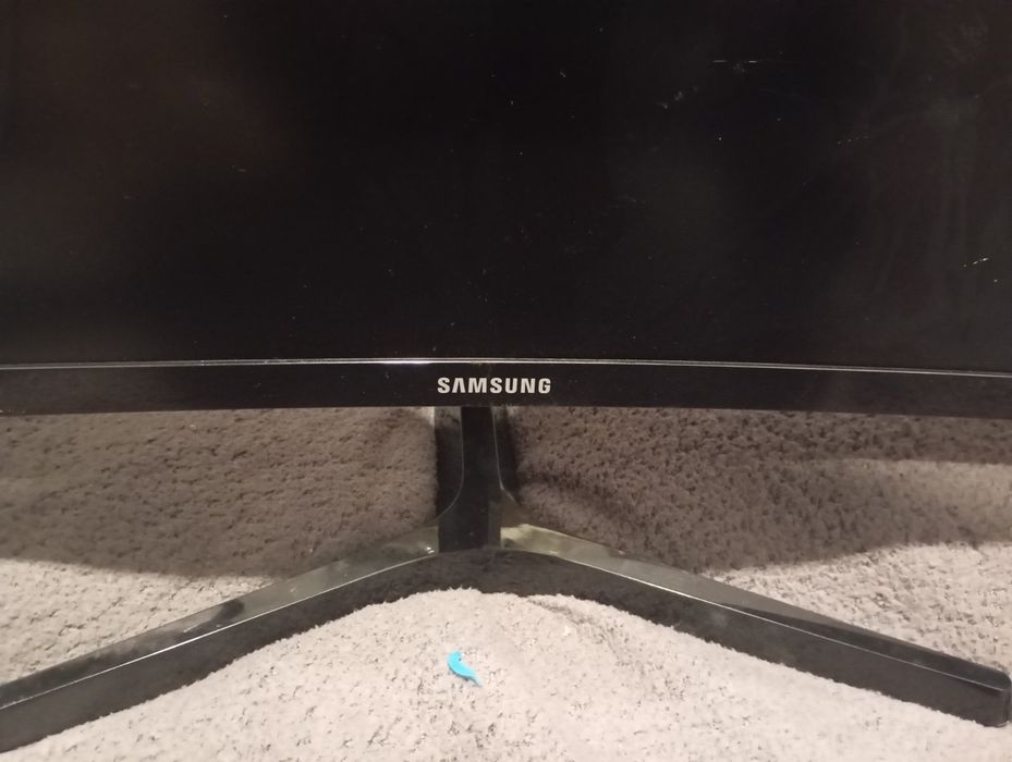 LED-монитор Samsung C24F396FHI (серия LC24F396FH).
Ос