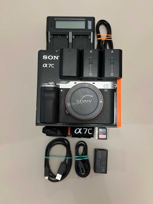 Sony A7C srebrny pełna klatka 4K zestaw 3 baterie karta V90