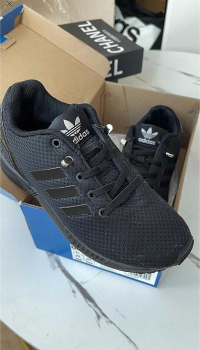 Adidas оригінал кросовки 33 розмір