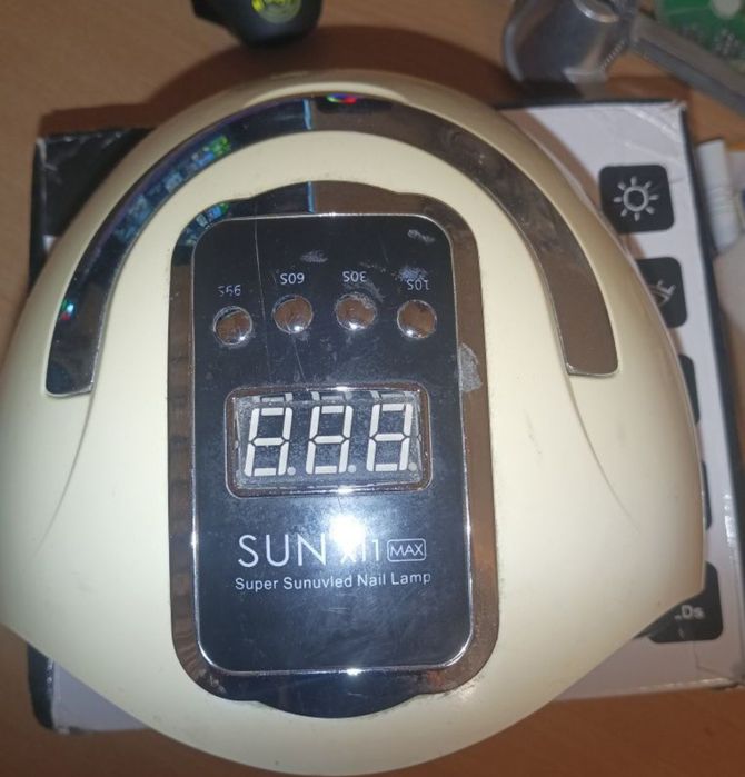 UV/LED лампи для сушіння гель-лаку, гелю та полігелю.