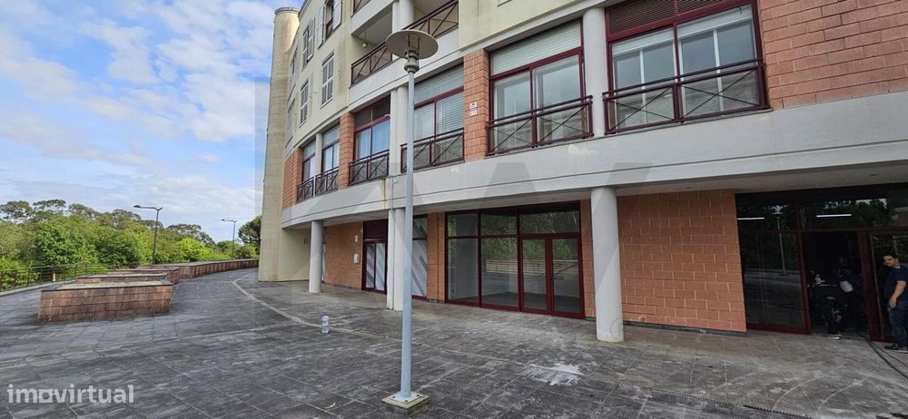 Commercial Space of 1,904.30 m² | Barcarena