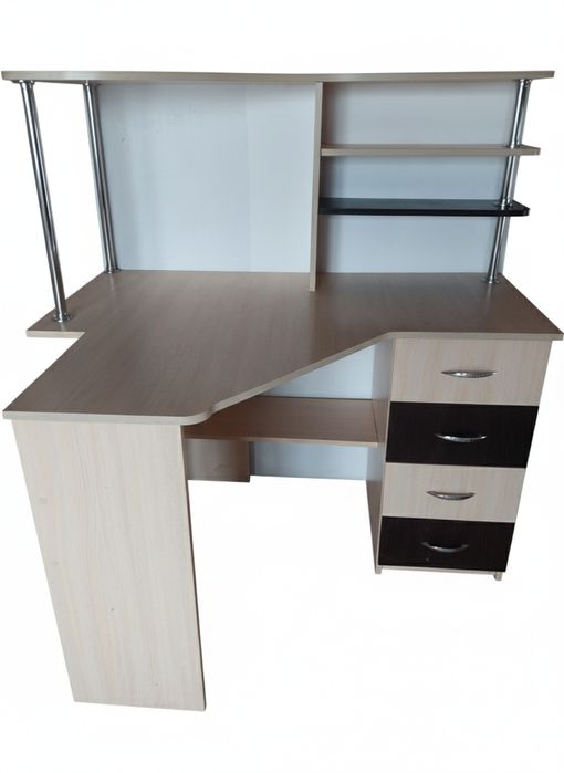 Стол письменный, офисный