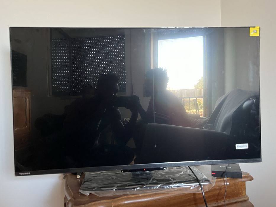 TV TOSHIBA 40’ novinha