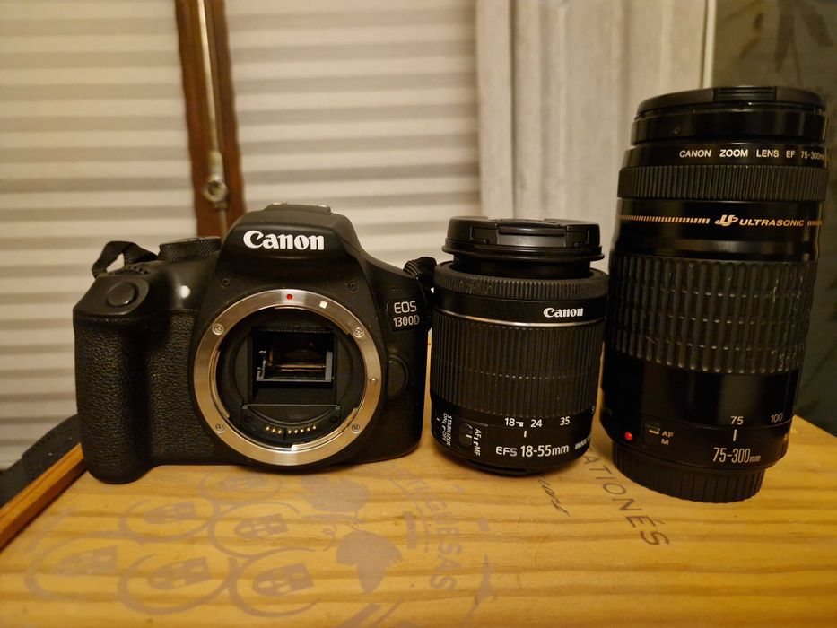 Canon EOS 1300 D c/ duas lentes